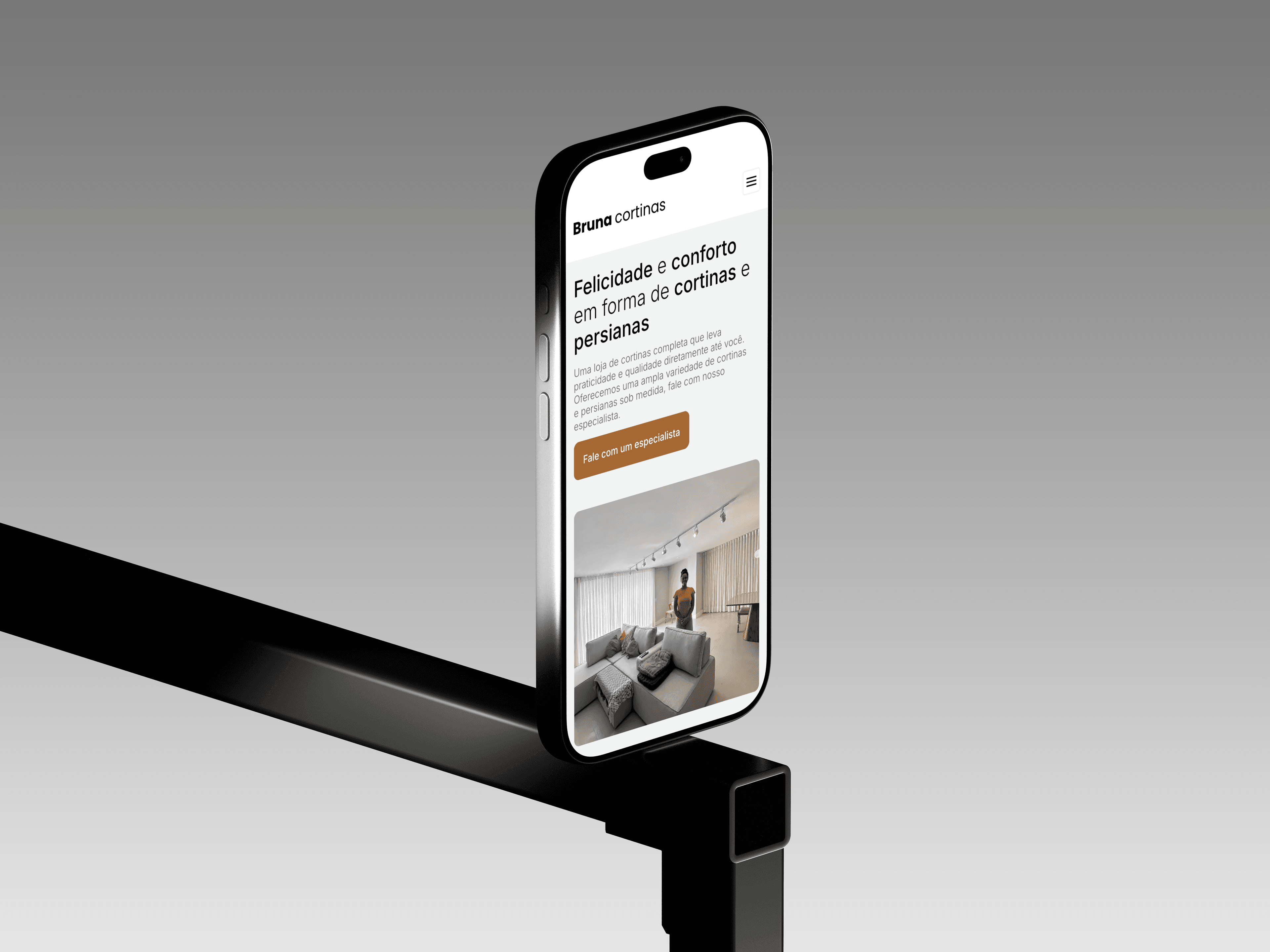 Website Bruna Cortinas apresentado em um smartphone